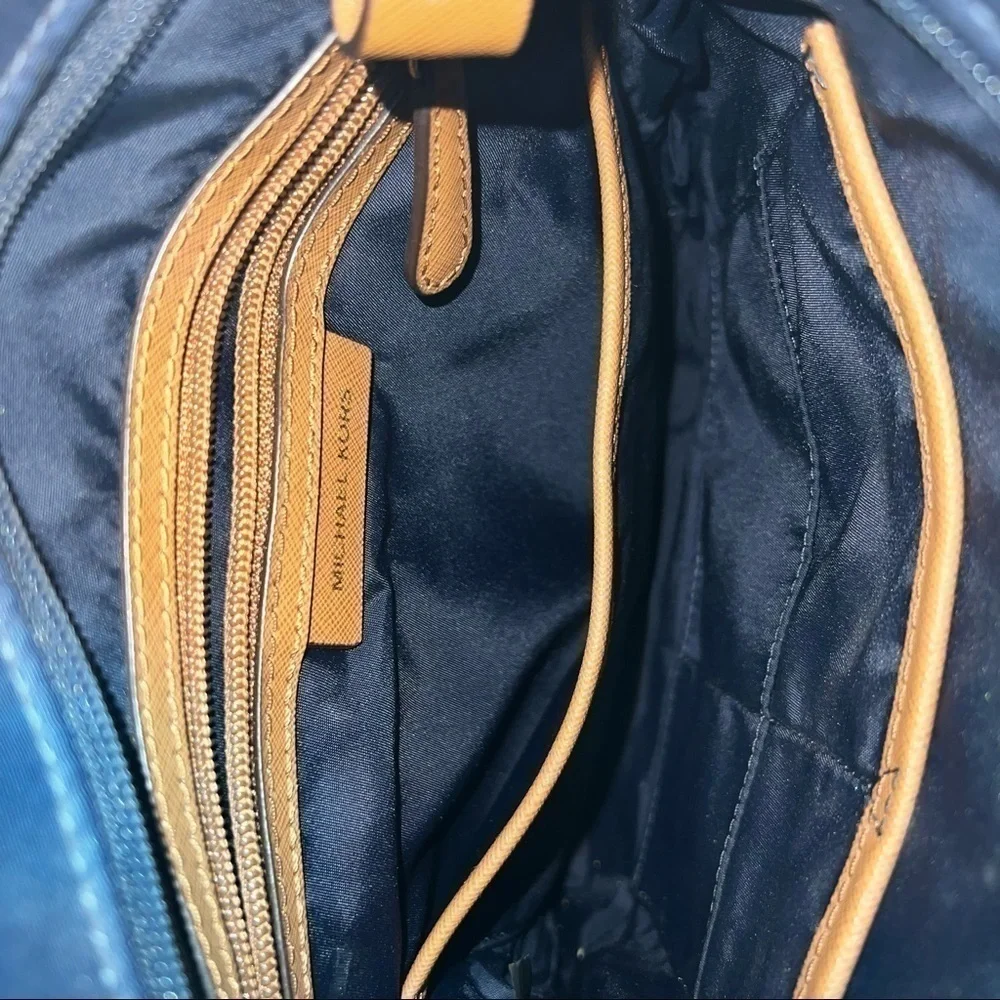 𝅺MICHAEL Kors handbag